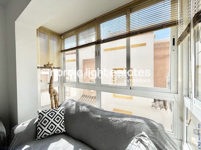 3 soveværelse Semi-Rækkehus til salg i Torrox med garage - € 269.000 (Ref: 9293821)