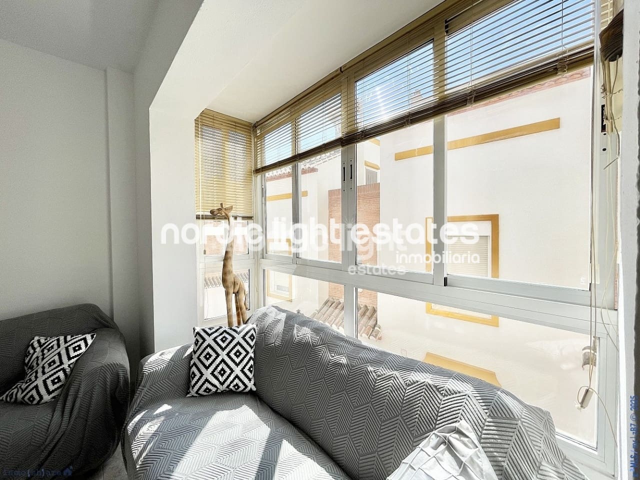 3 soveværelse Semi-Rækkehus til salg i Torrox med garage - € 269.000 (Ref: 9293821)