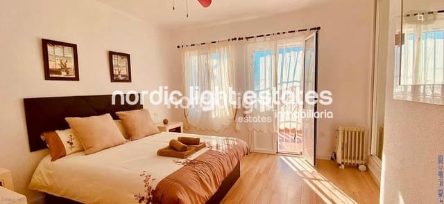 2 soveværelse Semi-Rækkehus til salg i Nerja med swimmingpool garage - € 330.000 (Ref: 9311420)