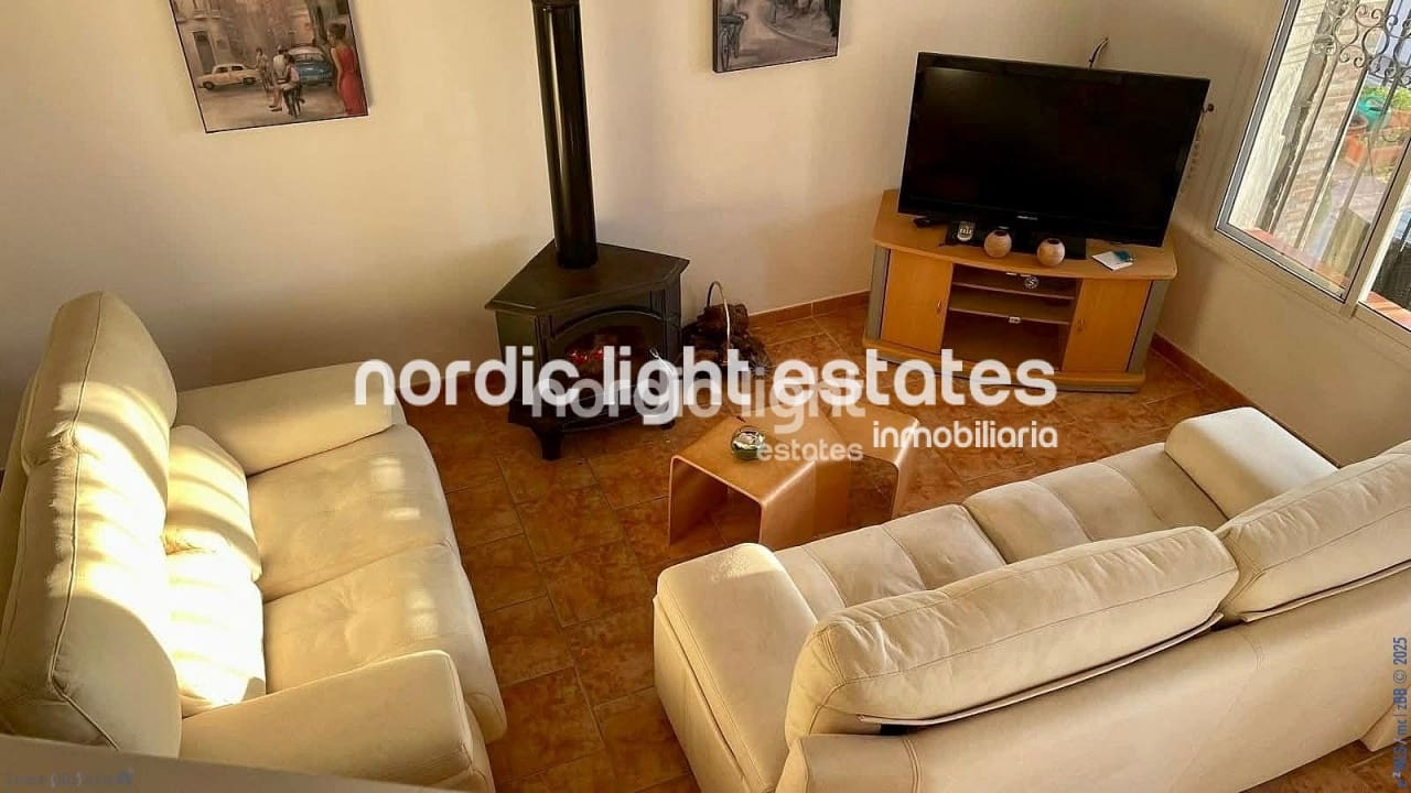 2 soveværelse Semi-Rækkehus til salg i Nerja med swimmingpool garage - € 330.000 (Ref: 9311420)