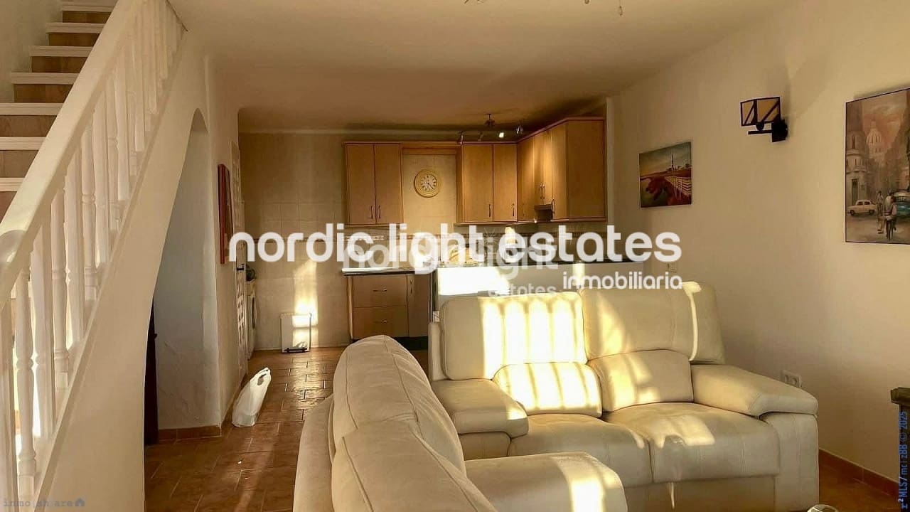 2 soveværelse Semi-Rækkehus til salg i Nerja med swimmingpool garage - € 330.000 (Ref: 9311420)