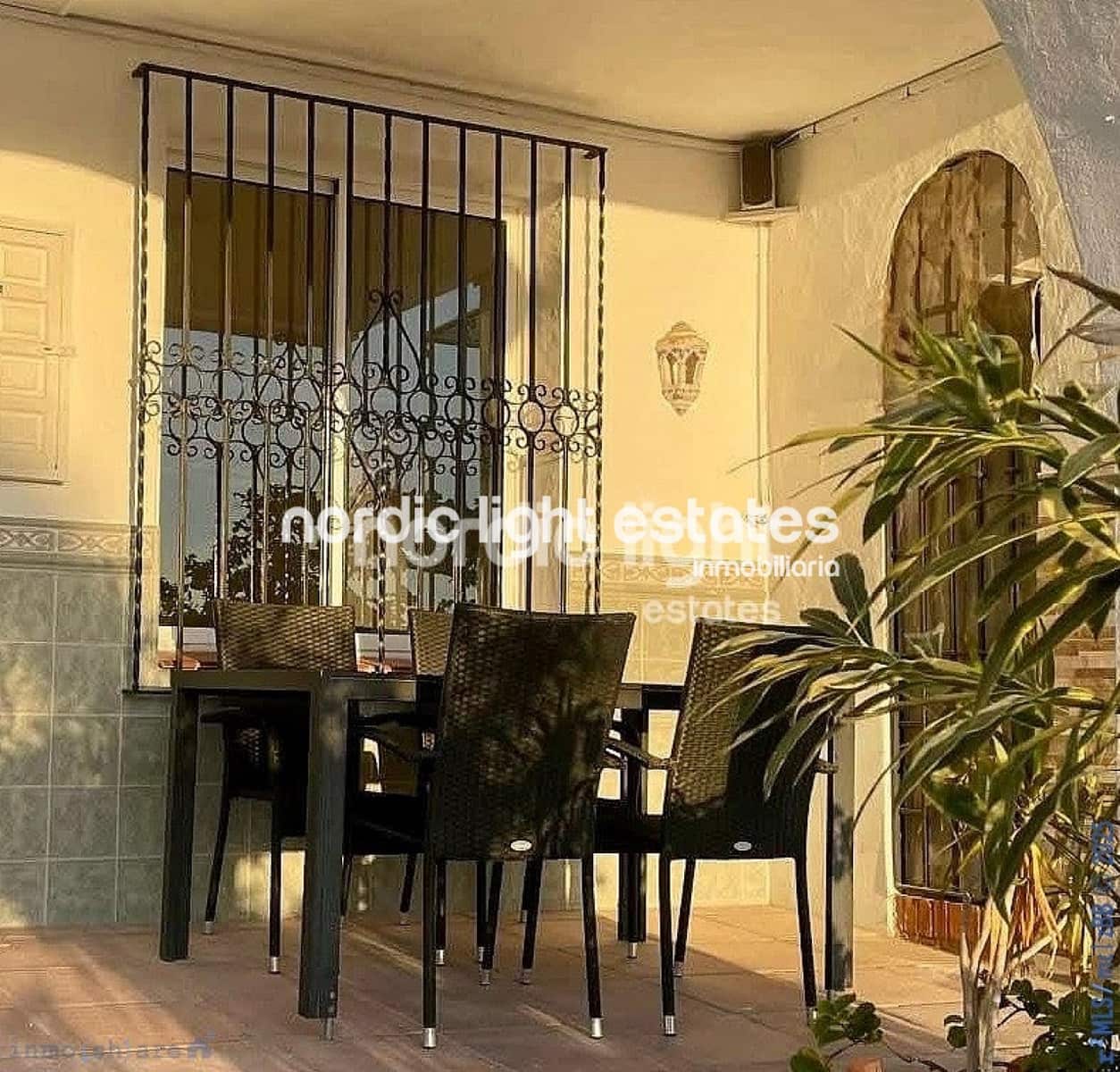 2 soveværelse Semi-Rækkehus til salg i Nerja med swimmingpool garage - € 330.000 (Ref: 9311420)