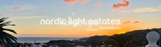 2 soveværelse Semi-Rækkehus til salg i Nerja med swimmingpool garage - € 330.000 (Ref: 9311420)