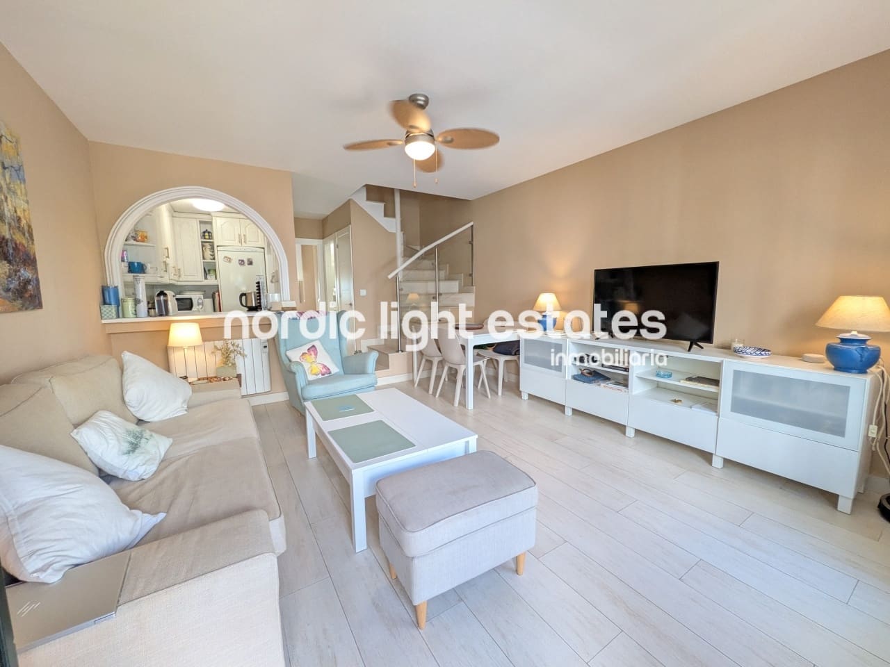 3 soveværelse Semi-Rækkehus til salg i Torrox-Costa med swimmingpool - € 599.000 (Ref: 9319626)