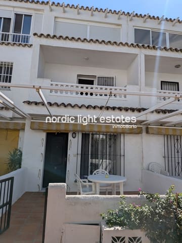 3 sypialnia Dom blizniak na sprzedaż w Torrox-Costa, Torrox z basenem - 599 000 € (Ref: 9319626)