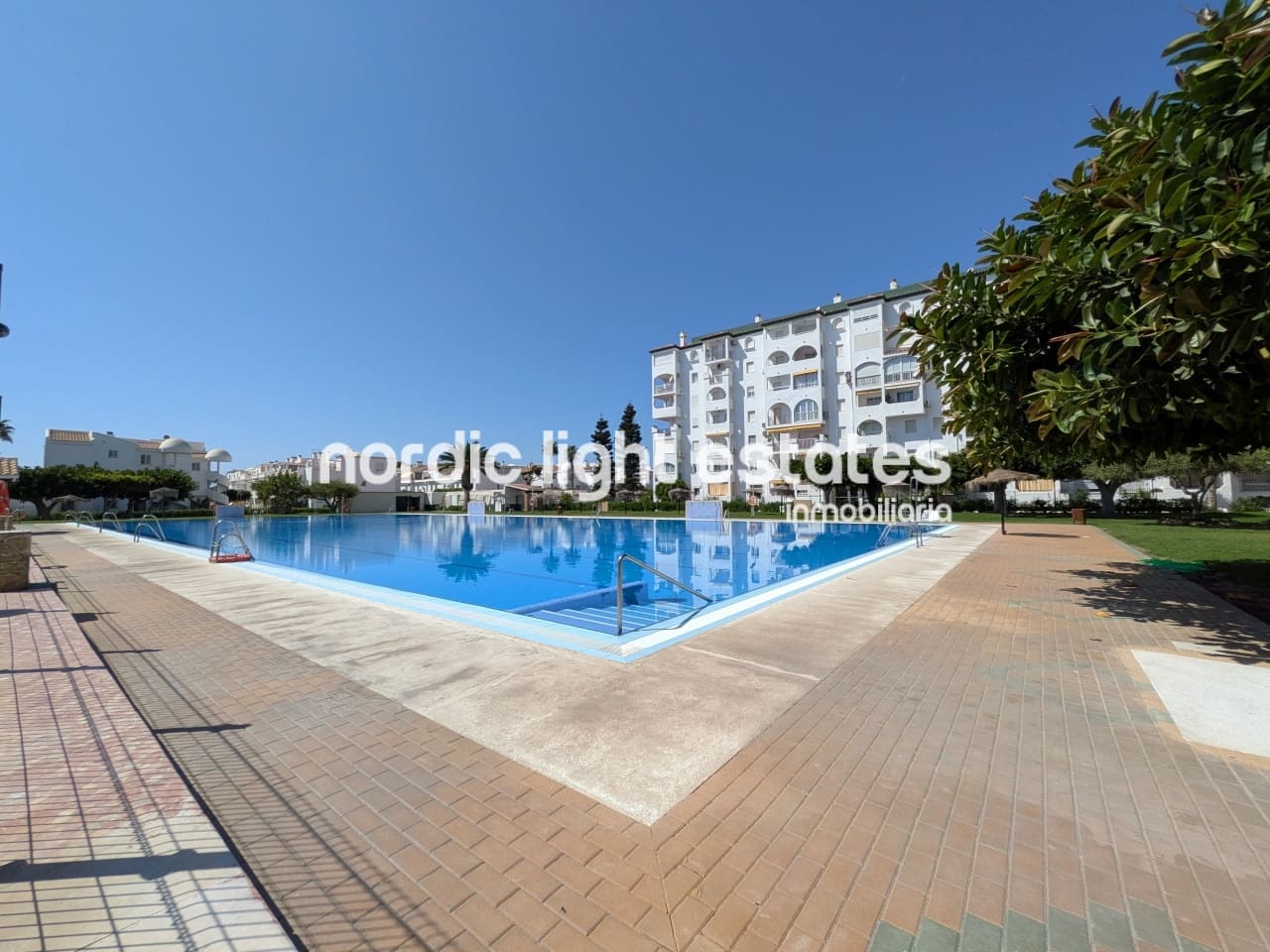 3 soveværelse Semi-Rækkehus til salg i Torrox-Costa med swimmingpool - € 599.000 (Ref: 9319626)