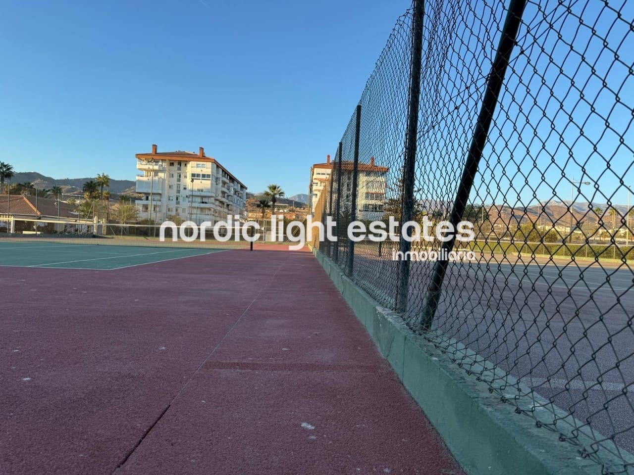 3 soveværelse Semi-Rækkehus til salg i Torrox-Costa med swimmingpool - € 599.000 (Ref: 9319626)