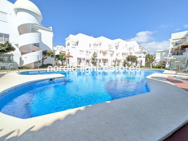 Pareado de 3 habitaciones en Torrox-Costa, Torrox en venta con piscina - 599.000 € (Ref: 9319626)