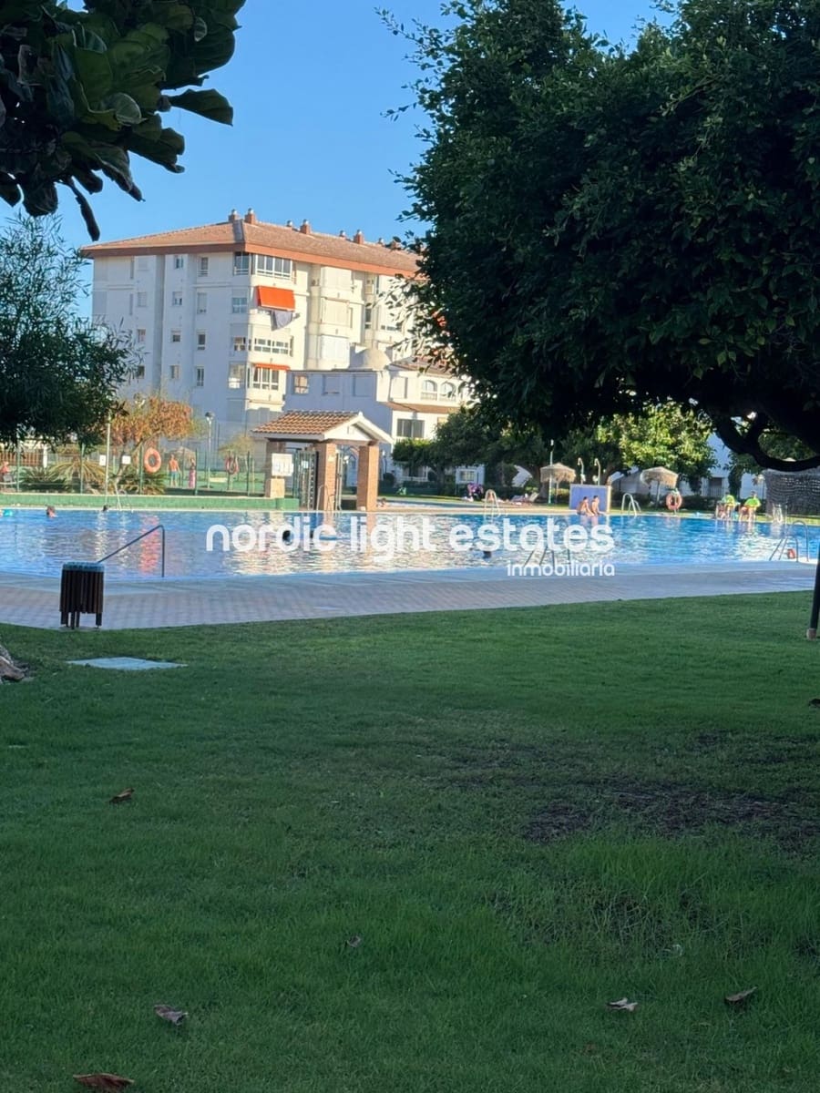 3 soveværelse Semi-Rækkehus til salg i Torrox-Costa med swimmingpool - € 599.000 (Ref: 9319626)