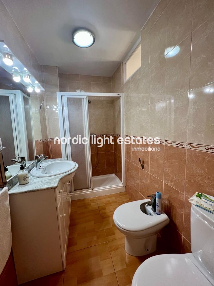 2 soverom Leilighet til salgs i Nerja med svømmebasseng garasje - € 279 000 (Ref: 9336886)