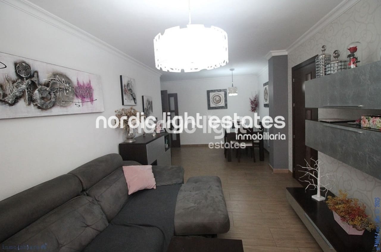 3 bedroom Flat for sale in Caleta de Velez - € 289,000 (Ref: 9336887)