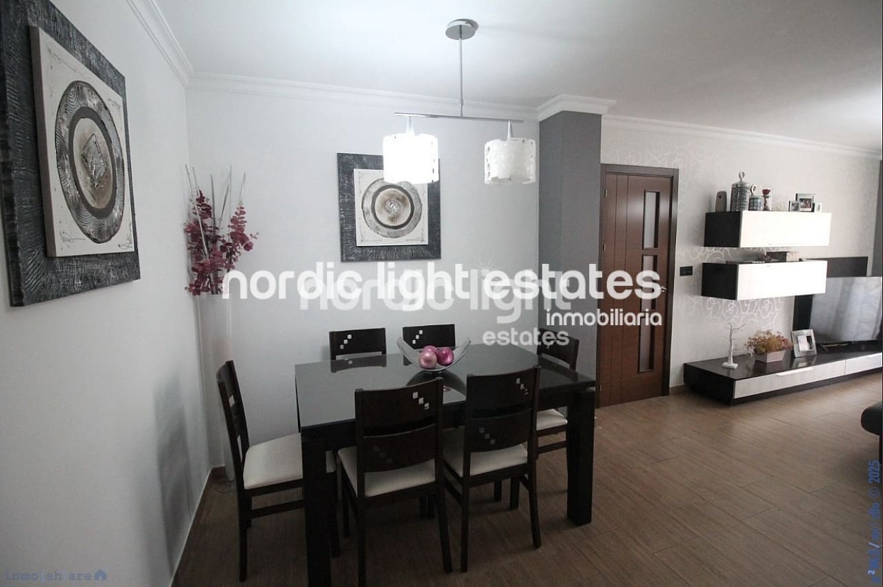 3 bedroom Flat for sale in Caleta de Velez - € 289,000 (Ref: 9336887)