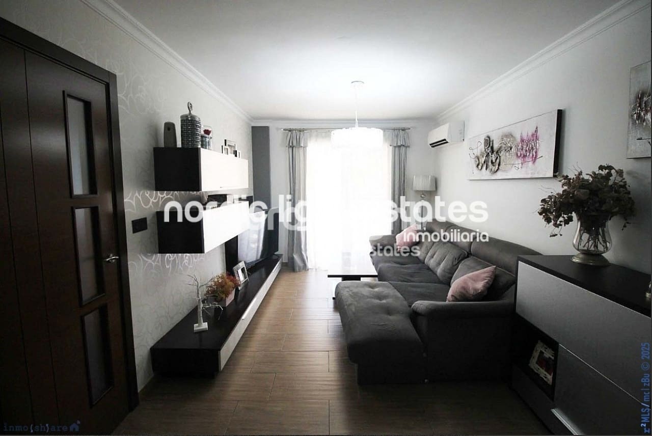 3 bedroom Flat for sale in Caleta de Velez - € 289,000 (Ref: 9336887)