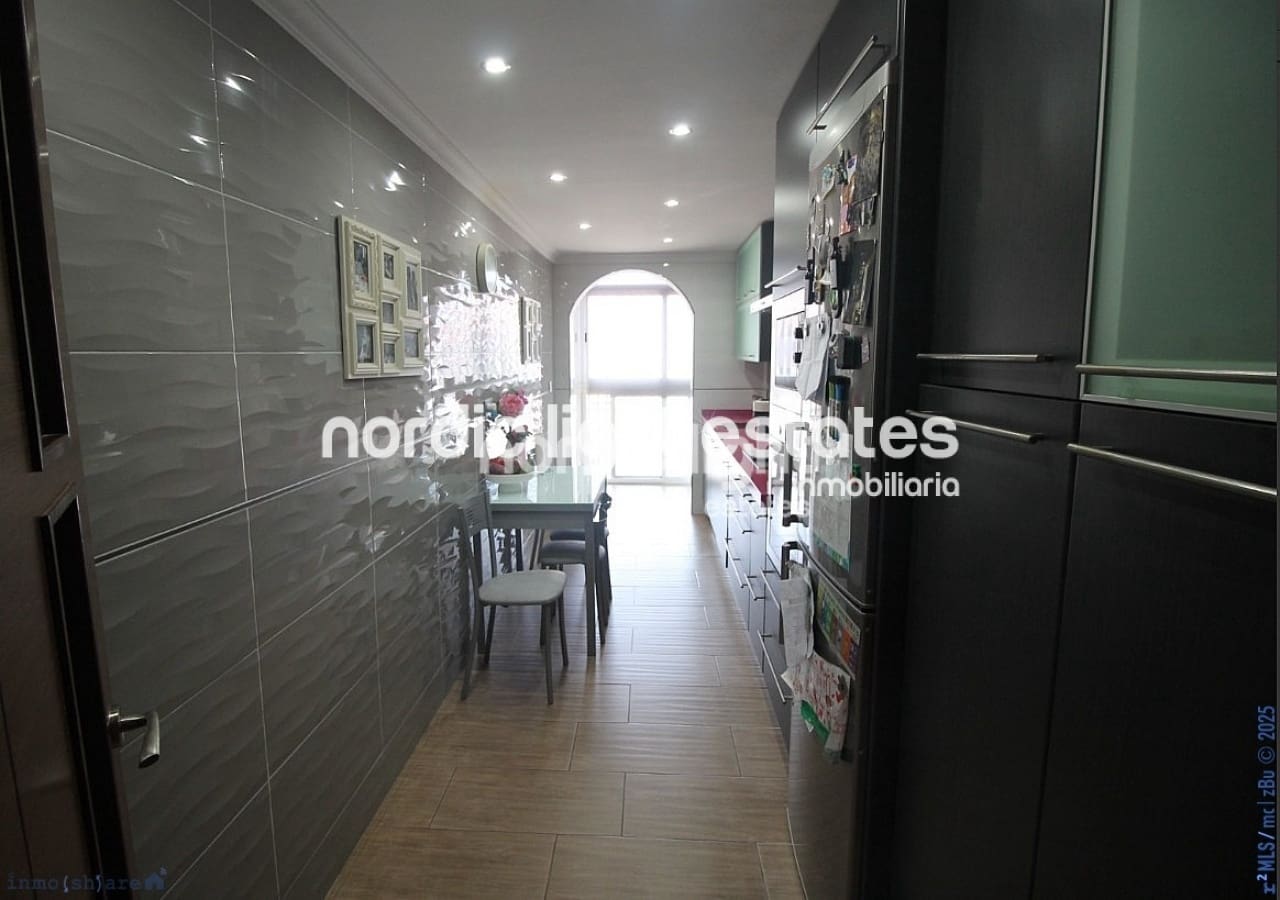 3 bedroom Flat for sale in Caleta de Velez - € 289,000 (Ref: 9336887)