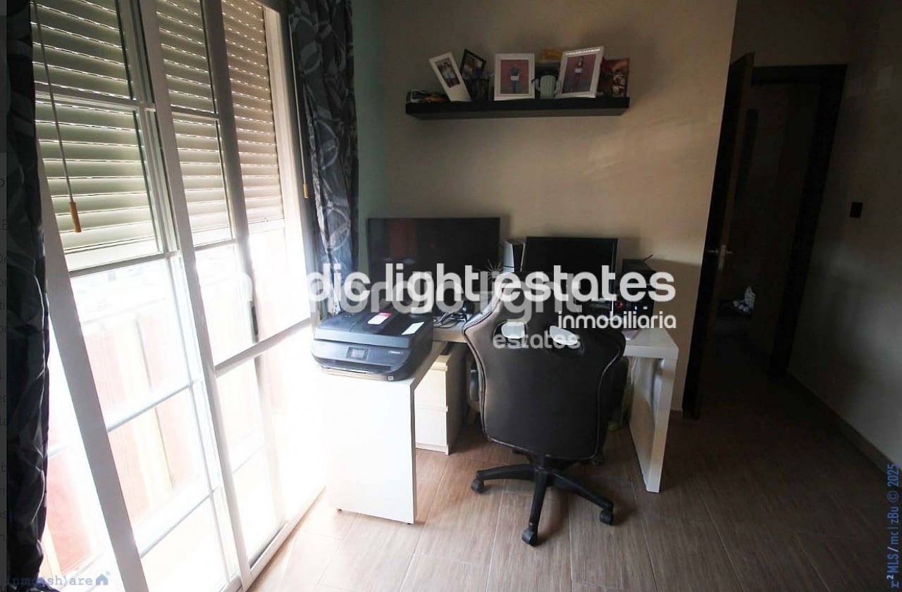 3 bedroom Flat for sale in Caleta de Velez - € 289,000 (Ref: 9336887)