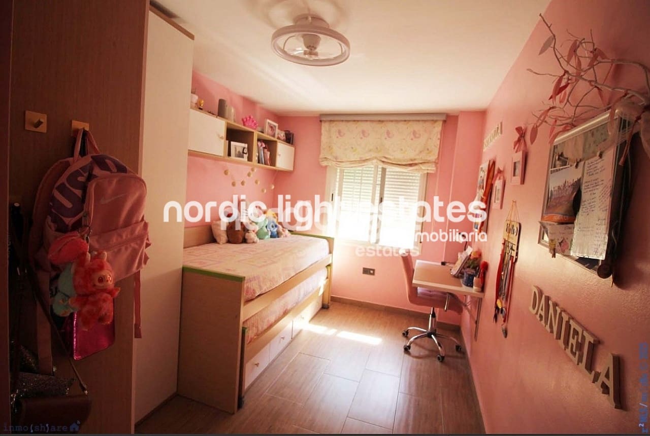 3 bedroom Flat for sale in Caleta de Velez - € 289,000 (Ref: 9336887)