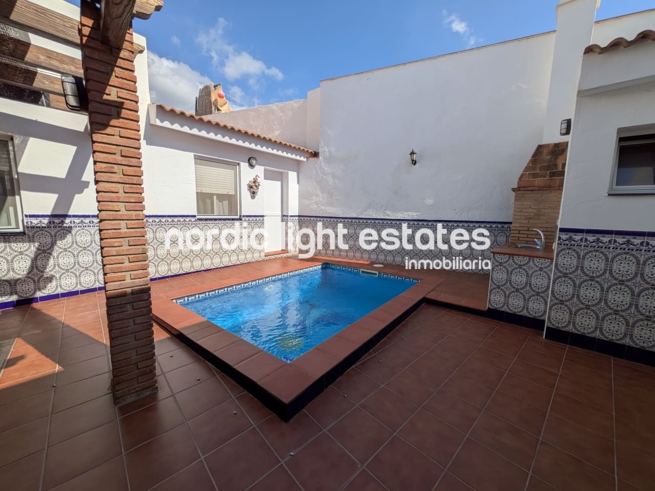 4 sypialnia Dom blizniak na sprzedaż w Nerja z basenem - 365 000 € (Ref: 9340008)