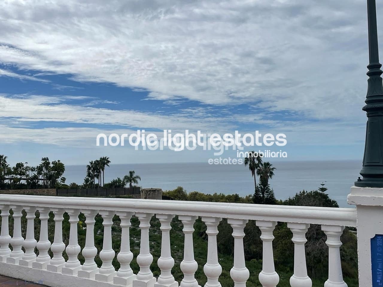 4 sypialnia Dom blizniak na sprzedaż w Nerja z basenem - 365 000 € (Ref: 9340008)