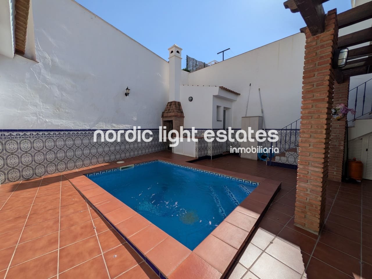 4 sypialnia Dom blizniak na sprzedaż w Nerja z basenem - 365 000 € (Ref: 9340008)