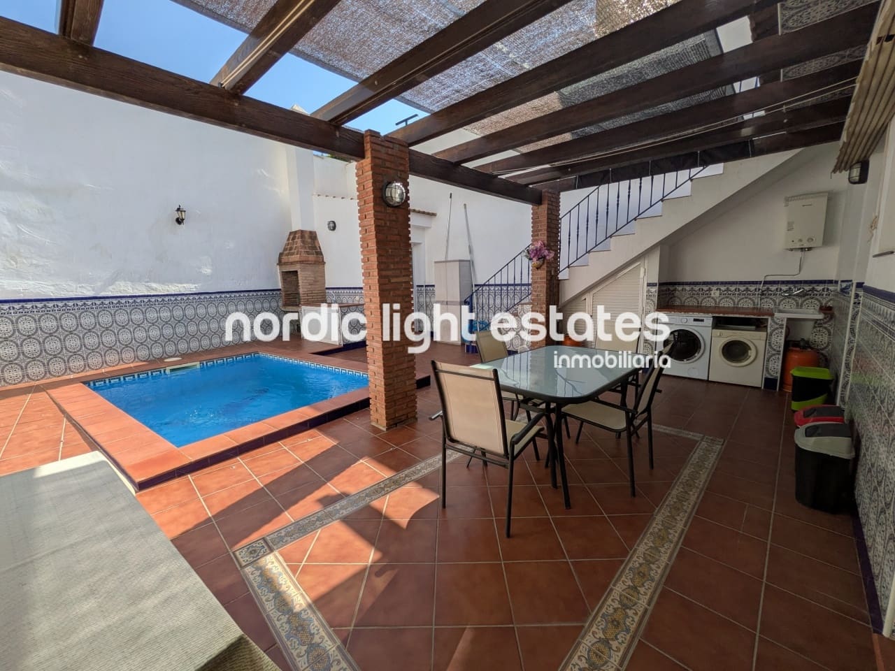 4 sypialnia Dom blizniak na sprzedaż w Nerja z basenem - 365 000 € (Ref: 9340008)