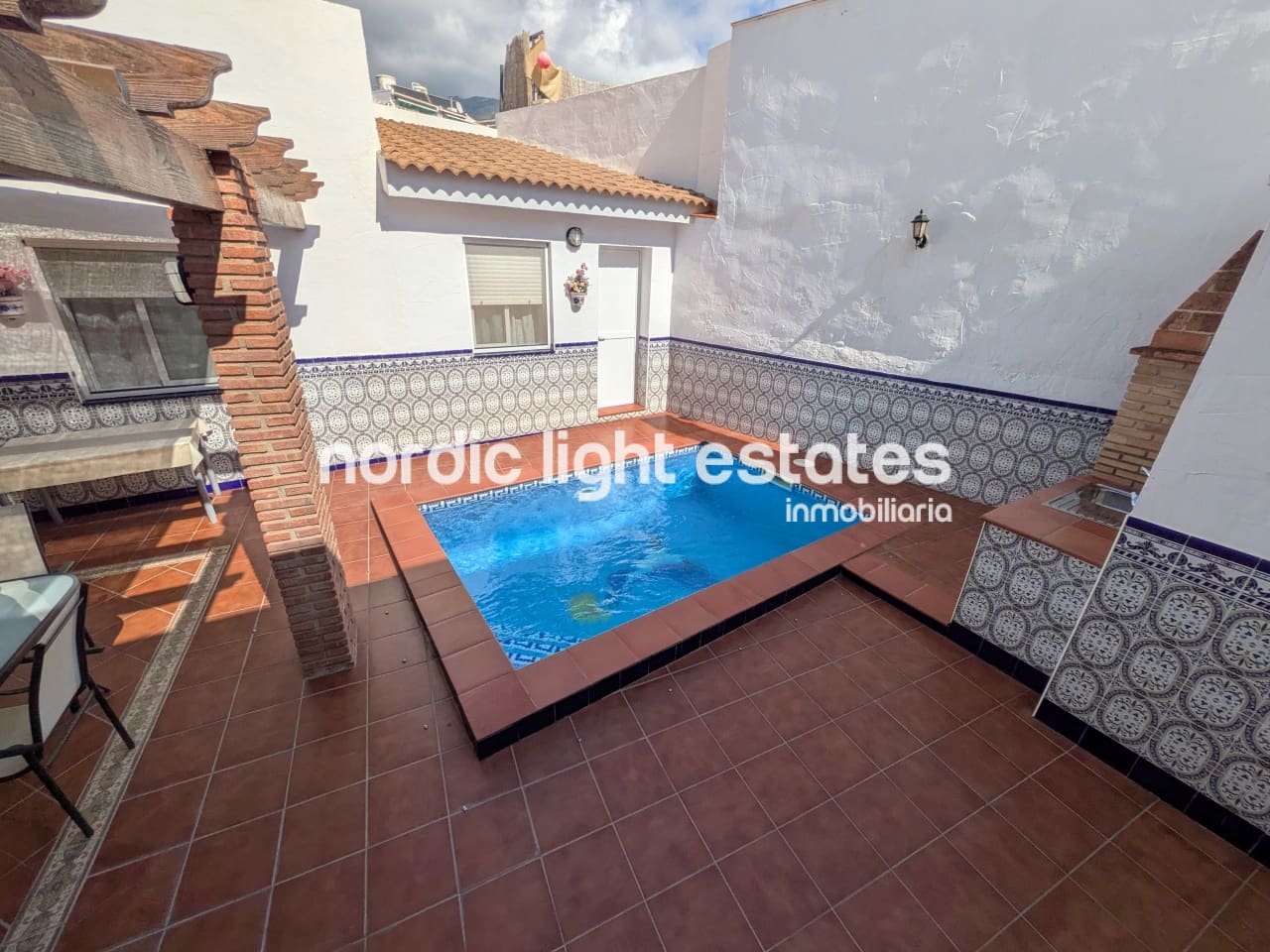 4 sypialnia Dom blizniak na sprzedaż w Nerja z basenem - 365 000 € (Ref: 9340008)