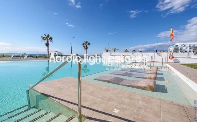 2 soverom Penthouse til salgs i Torrox-Costa, Torrox med svømmebasseng garasje - € 850 000 (Ref: 9362964)