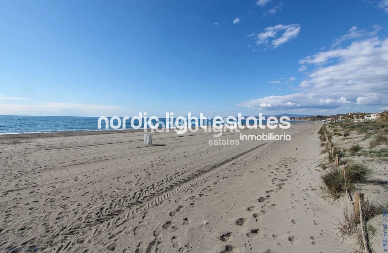 2 soveværelse Penthouse til salg i Torrox-Costa med swimmingpool garage - € 850.000 (Ref: 9362964)