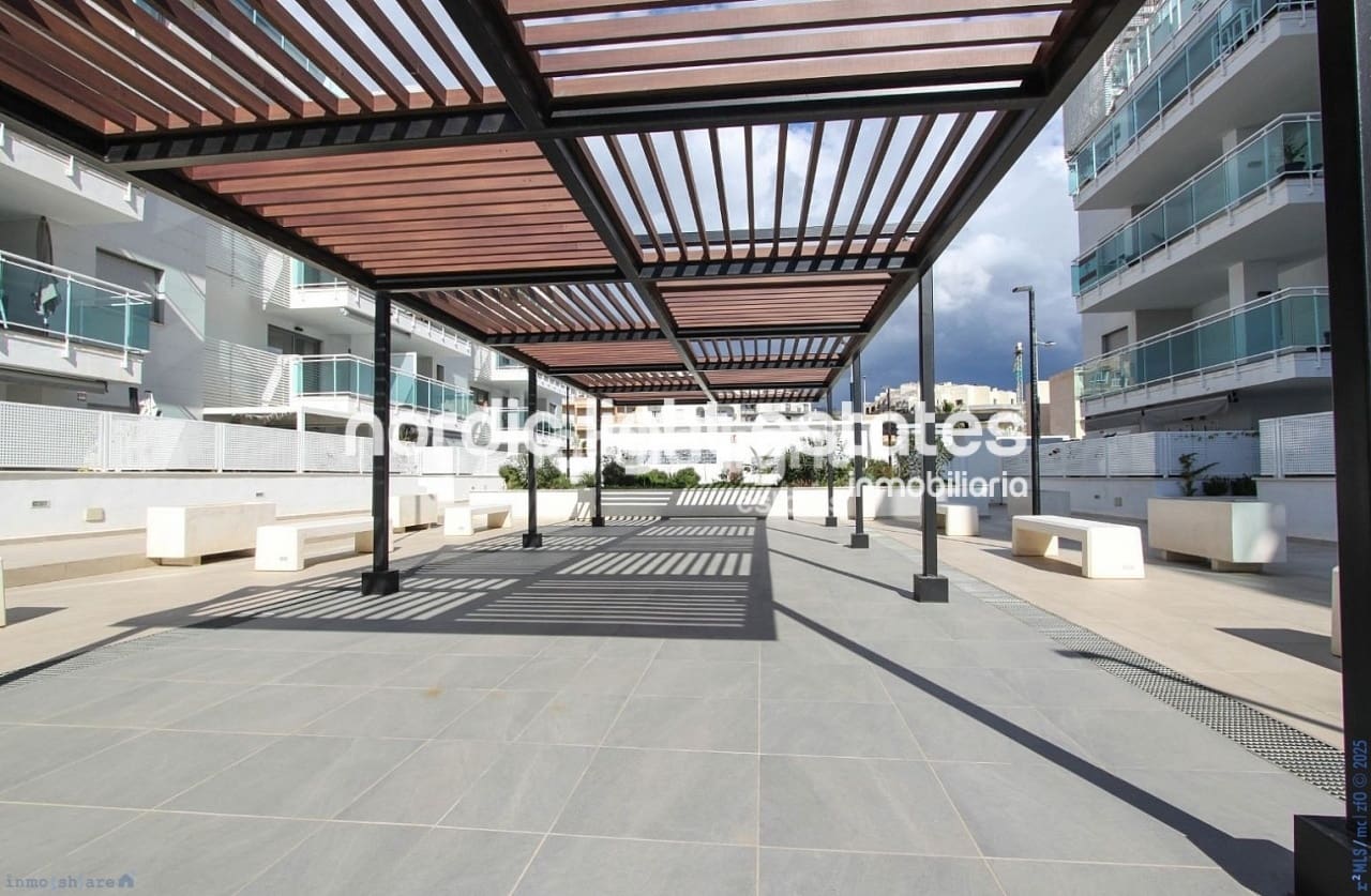 2 soveværelse Penthouse til salg i Torrox-Costa med swimmingpool garage - € 850.000 (Ref: 9362964)