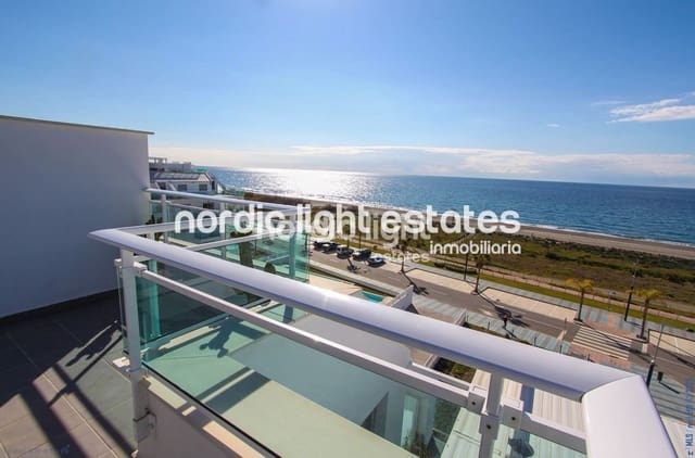 2 soverom Penthouse til salgs i Torrox-Costa, Torrox med svømmebasseng garasje - € 850 000 (Ref: 9362964)
