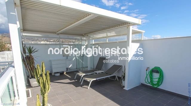2 soverom Penthouse til salgs i Torrox-Costa, Torrox med svømmebasseng garasje - € 850 000 (Ref: 9362964)