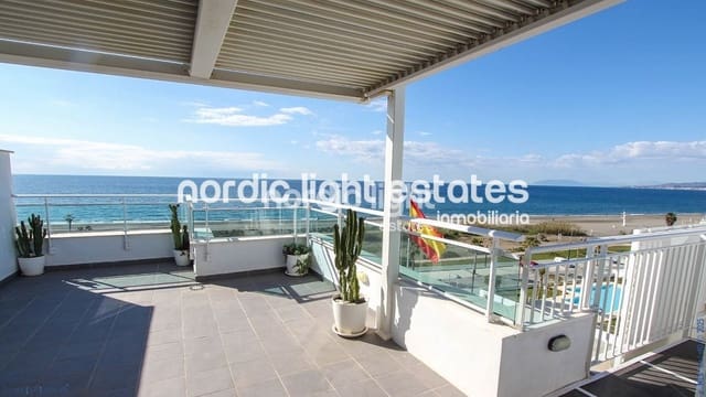 2 soverom Penthouse til salgs i Torrox-Costa, Torrox med svømmebasseng garasje - € 850 000 (Ref: 9362964)