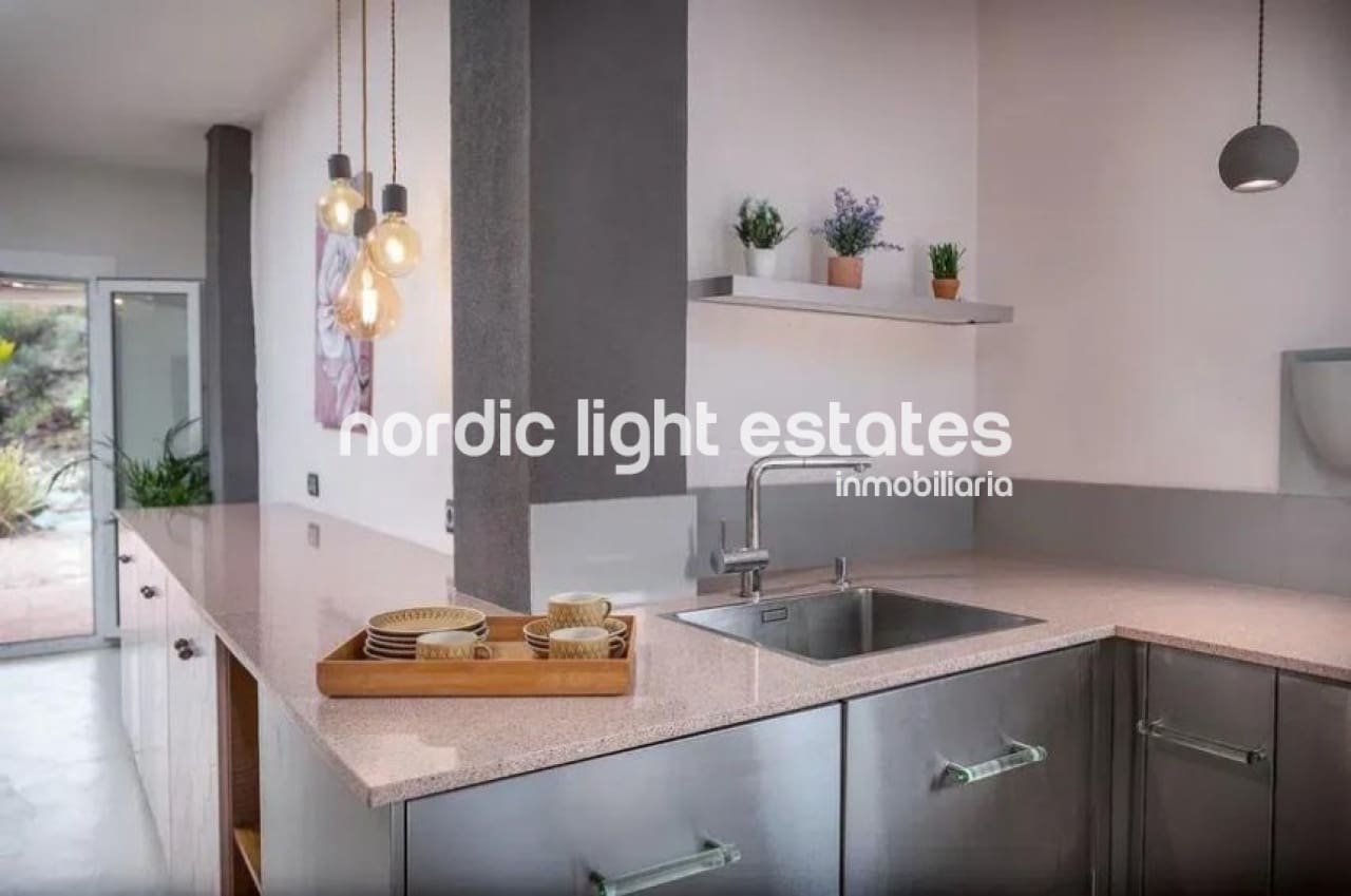 3 soveværelse Finca/Landehus til salg i Frigiliana med garage - € 795.000 (Ref: 9363116)