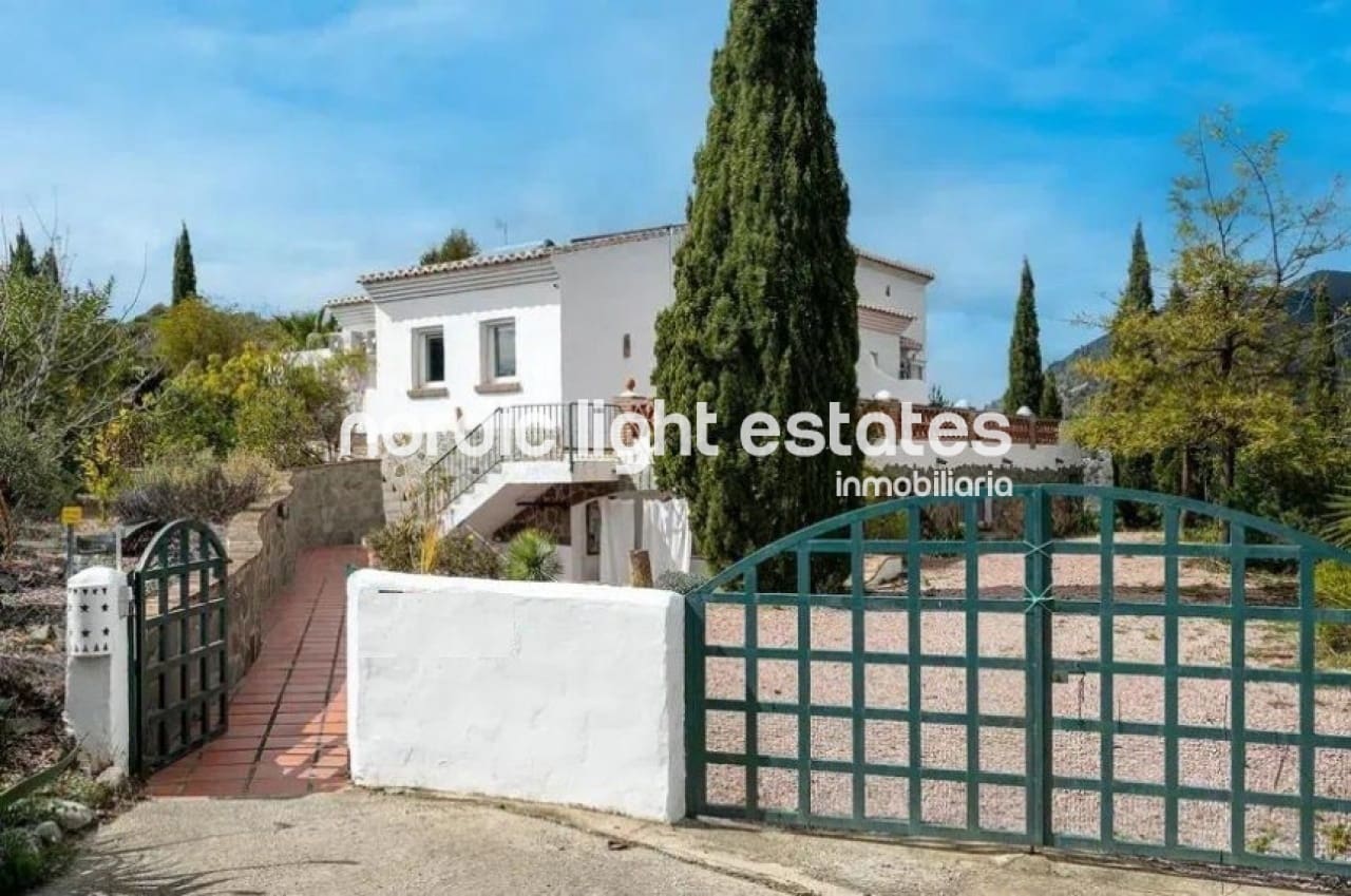 3 soveværelse Finca/Landehus til salg i Frigiliana med garage - € 795.000 (Ref: 9363116)