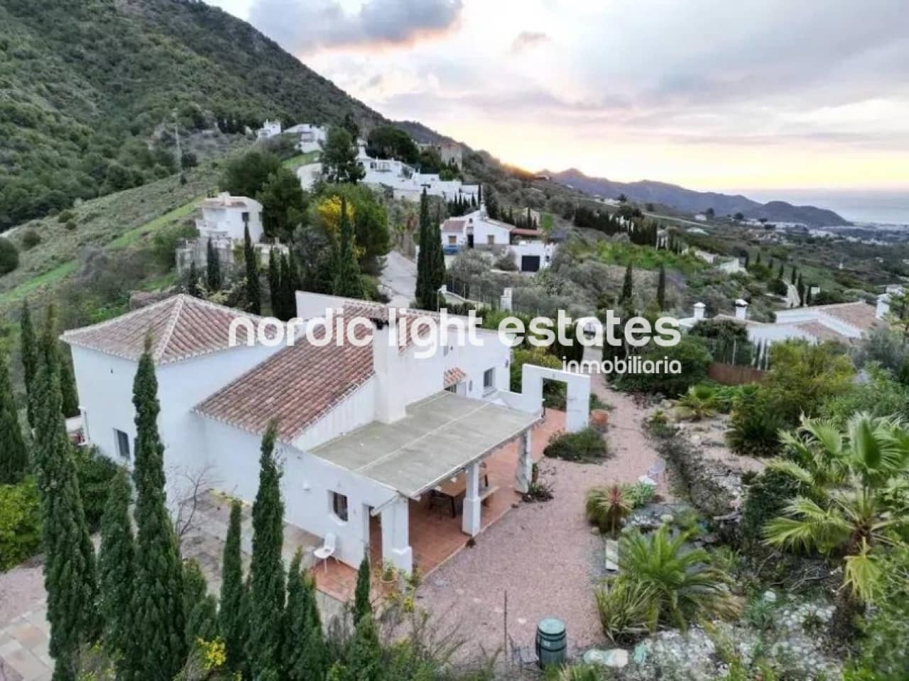 3 soveværelse Finca/Landehus til salg i Frigiliana med garage - € 795.000 (Ref: 9363116)