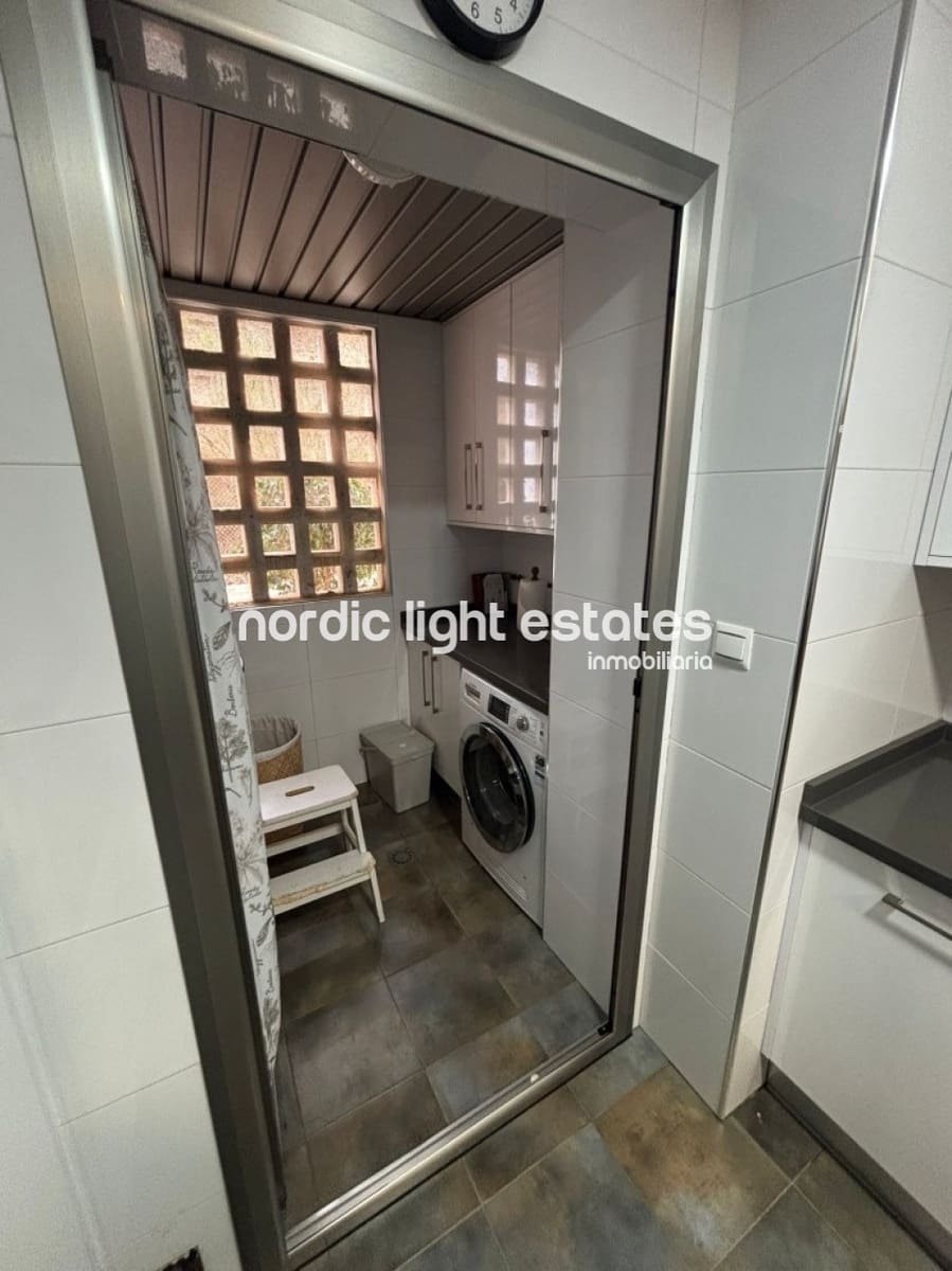 3 bedroom Apartment for sale in Rincon de la Victoria with pool garage - € 399,000 (Ref: 9369220)