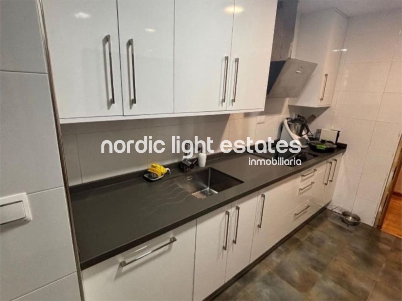 3 bedroom Apartment for sale in Rincon de la Victoria with pool garage - € 399,000 (Ref: 9369220)