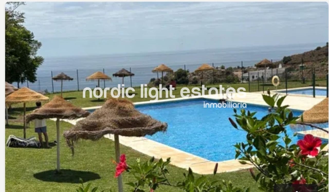 3 bedroom Apartment for sale in Rincon de la Victoria with pool garage - € 399,000 (Ref: 9369220)