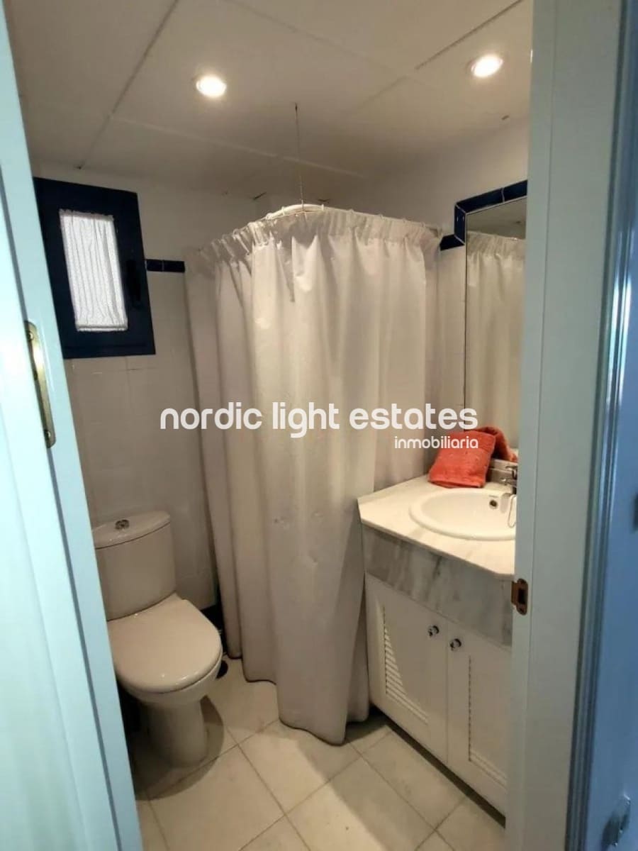 2 bedroom Apartment for sale in Almunecar with pool garage - € 390,000 (Ref: 9371123)