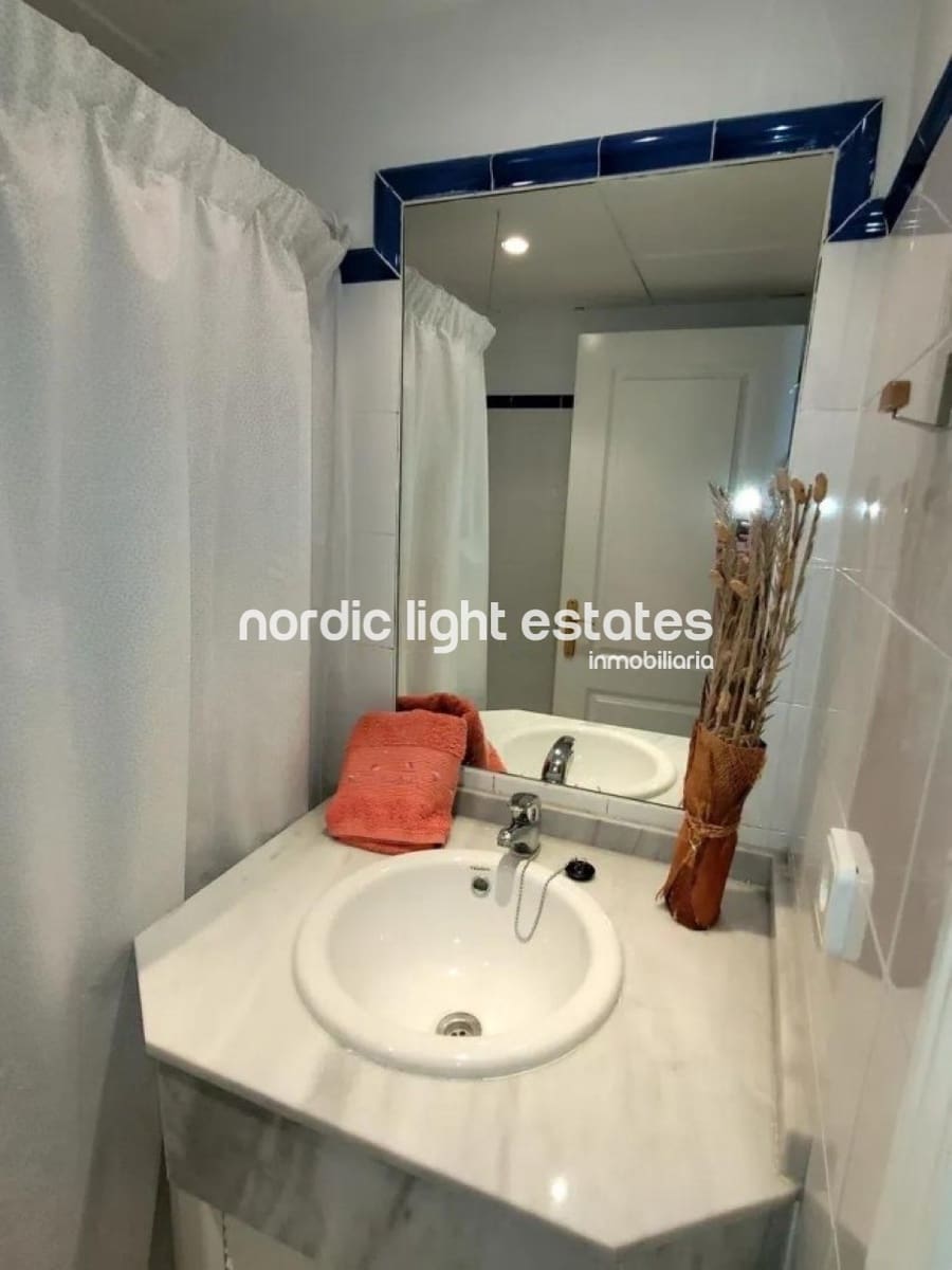 2 bedroom Apartment for sale in Almunecar with pool garage - € 390,000 (Ref: 9371123)