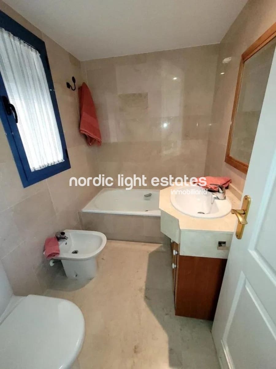 2 bedroom Apartment for sale in Almunecar with pool garage - € 390,000 (Ref: 9371123)