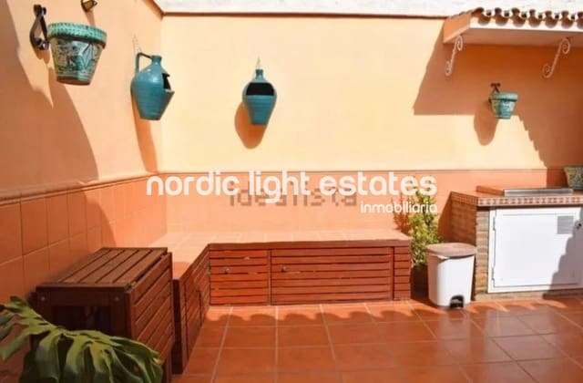 3 camera da letto Villetta Bifamiliare in vendita in Malaga città - 370.000 € (Rif: 9383718)