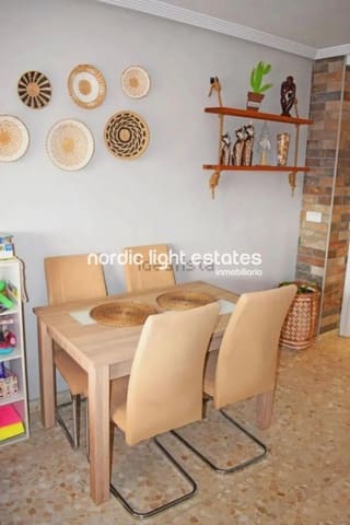 3 camera da letto Villetta Bifamiliare in vendita in Malaga città - 370.000 € (Rif: 9383718)