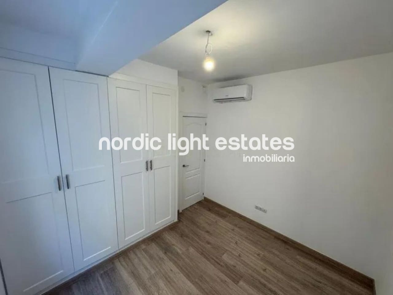 4 bedroom Flat for sale in Malaga city - € 414,000 (Ref: 9386428)