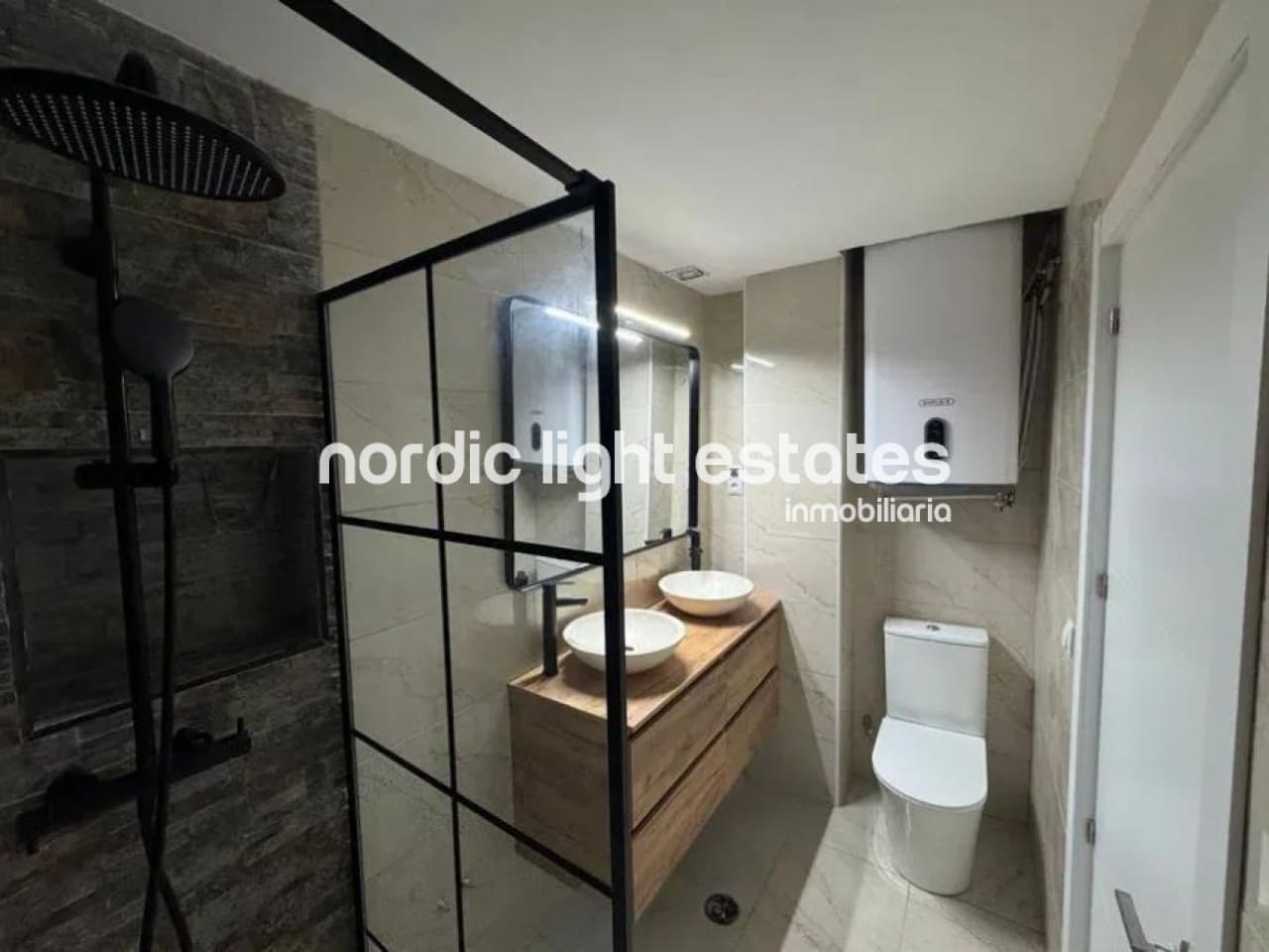 4 bedroom Flat for sale in Malaga city - € 414,000 (Ref: 9386428)