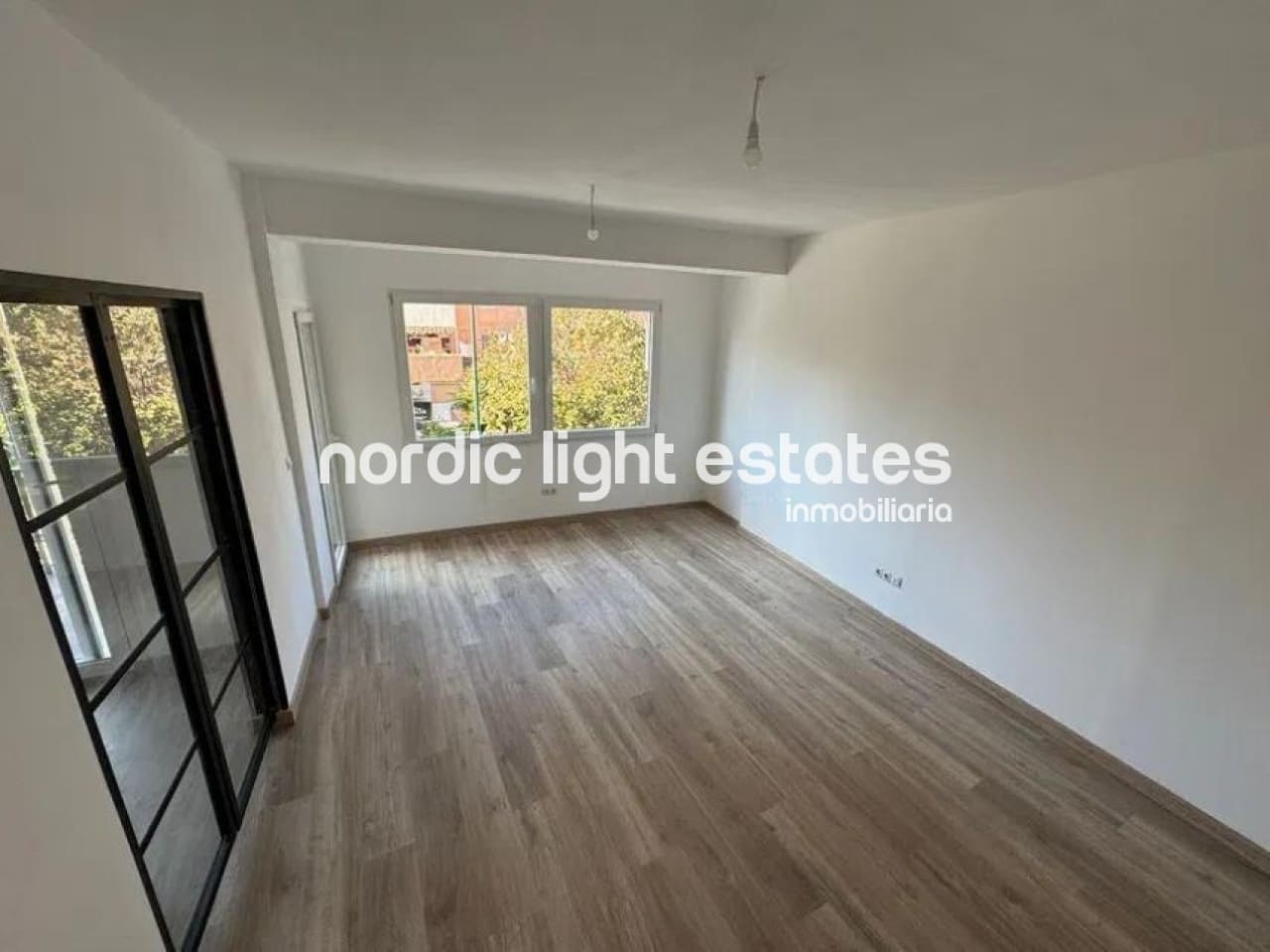 4 bedroom Flat for sale in Malaga city - € 414,000 (Ref: 9386428)