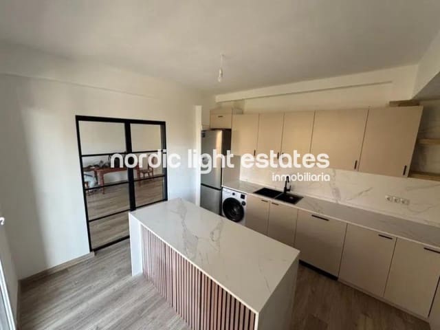 4 bedroom Flat for sale in Centro, Málaga city - € 414,000 (Ref: 9386428)