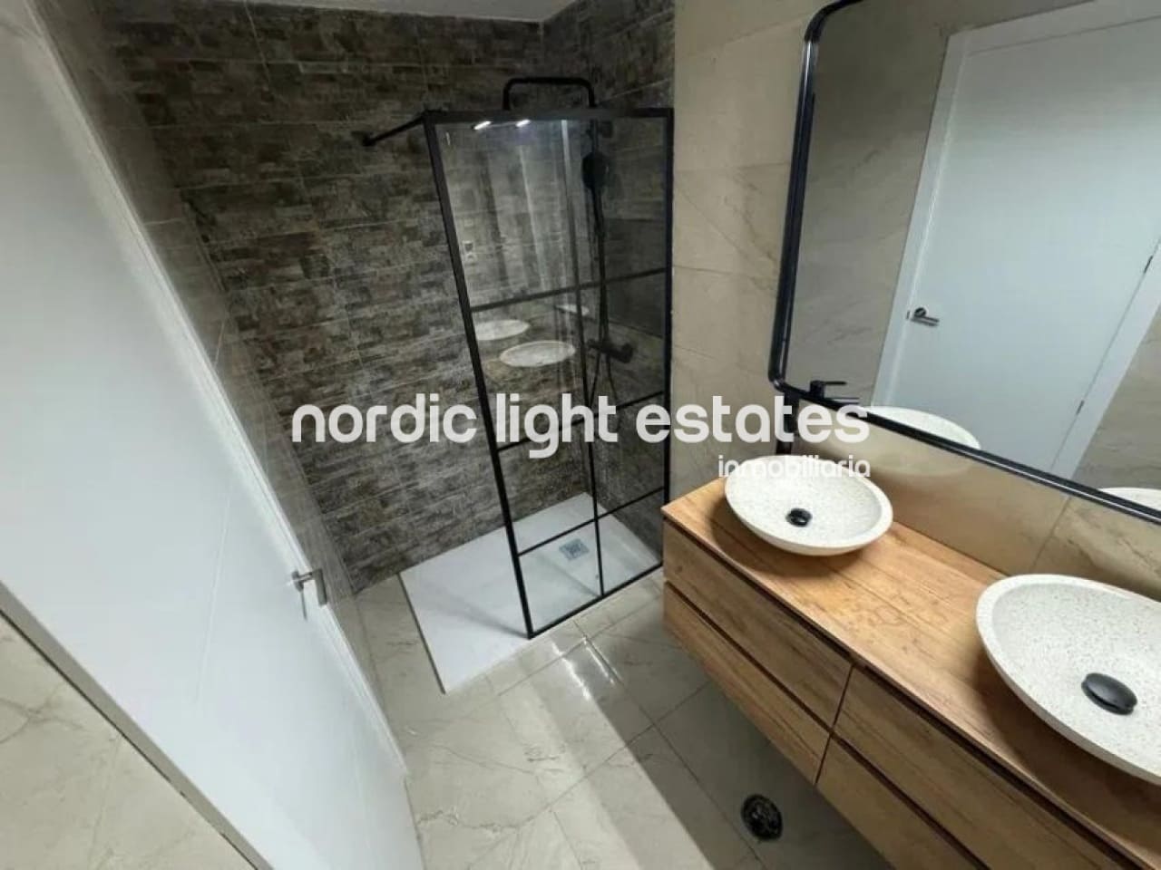 4 bedroom Flat for sale in Malaga city - € 414,000 (Ref: 9386428)