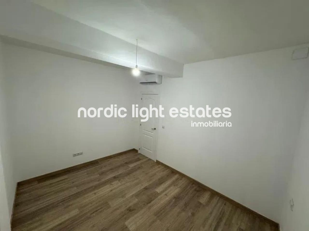 4 bedroom Flat for sale in Malaga city - € 414,000 (Ref: 9386428)