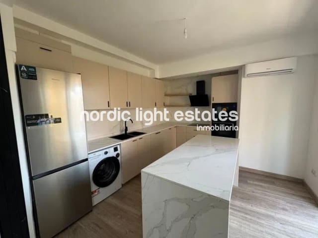 4 bedroom Flat for sale in Centro, Málaga city - € 414,000 (Ref: 9386428)