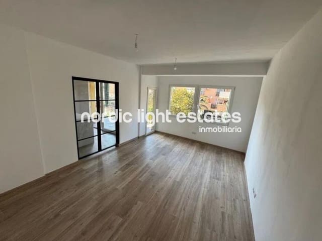 4 bedroom Flat for sale in Centro, Málaga city - € 414,000 (Ref: 9386428)